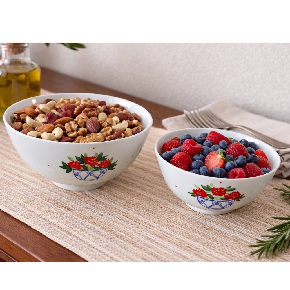 Porcelaine de Chise Floral  Hand‎ Painted Porcelain Floral Bowls Set of 2